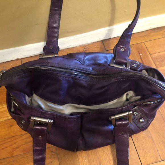B Makowsky soft purple (eggplant) leather shoulder bag - Picture 3 of 8